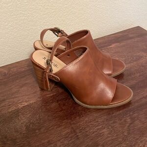 Brand new w/out tags Just Fab brown heels